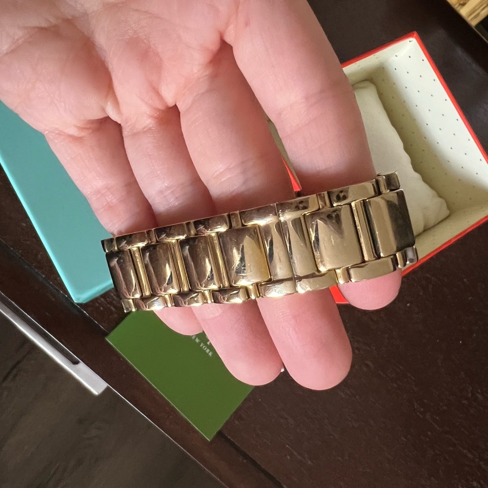 KATE SPADE GOLD ROUND WATCH - Picture 7 of 10